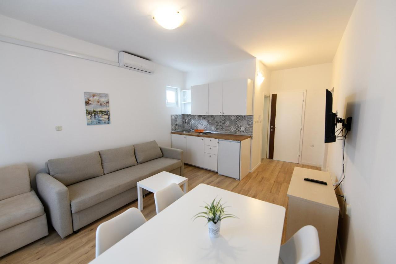 Cozy Beach Apartments Makarska Exterior foto